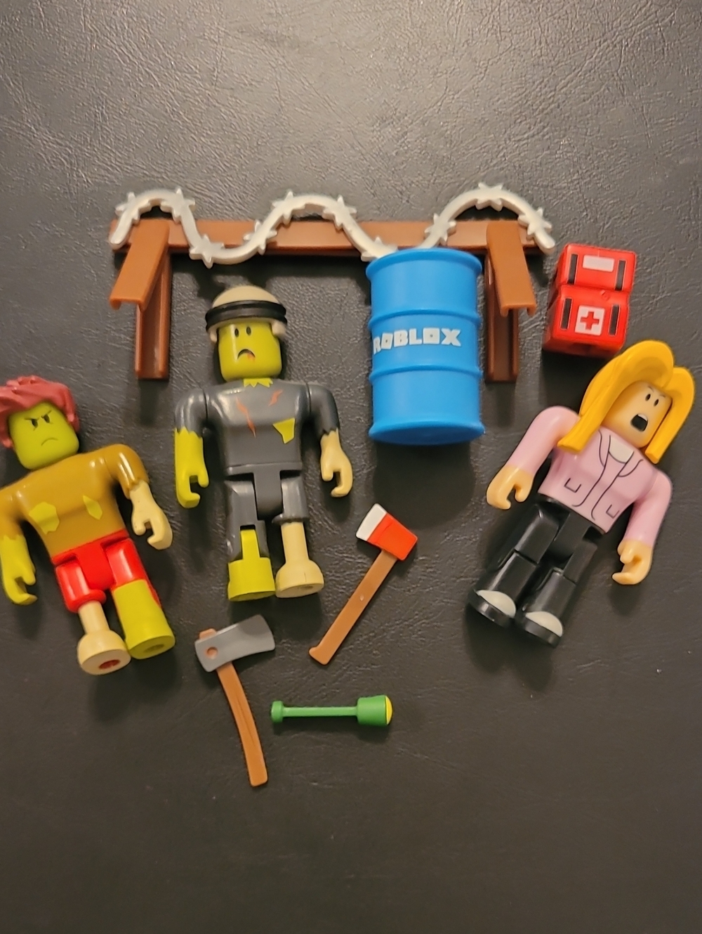 Roblox Zombie Set Figure Playset